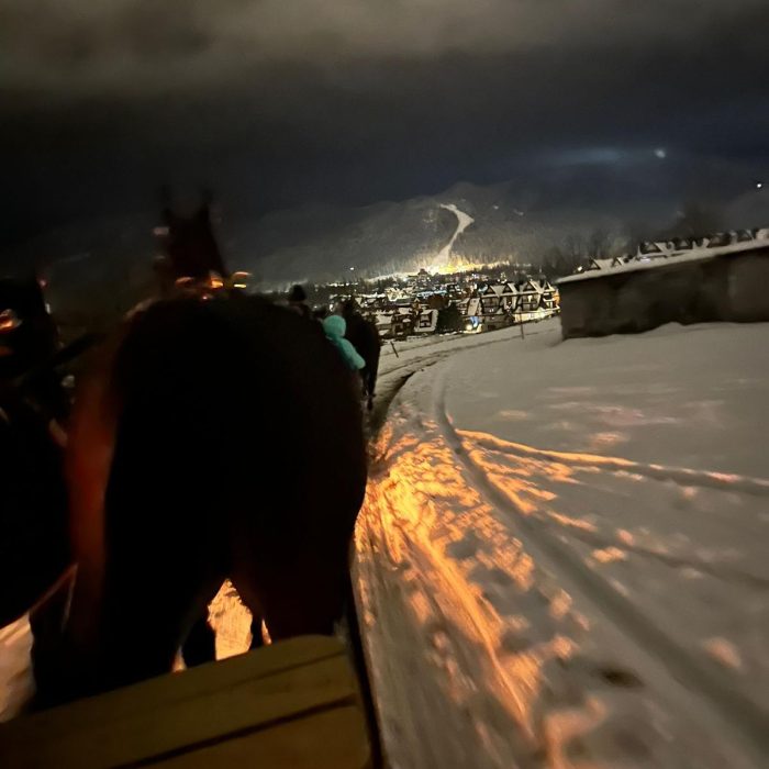 Kulig Kościelisko - nasze kuligi u podnóża doliny Kościeliskiej z pochodniami